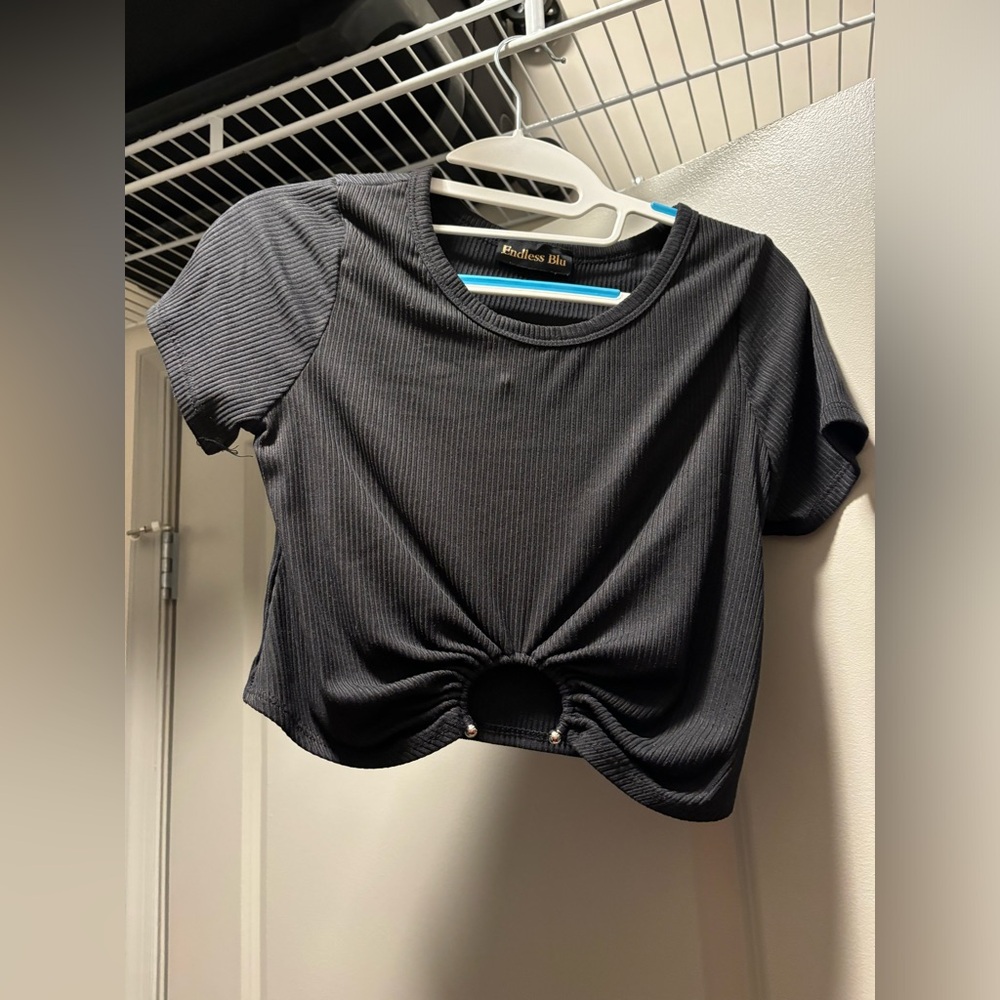 Black short sleeve